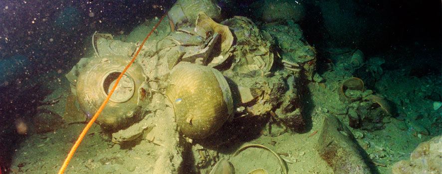 submerged cargo from the belitung shipwreck