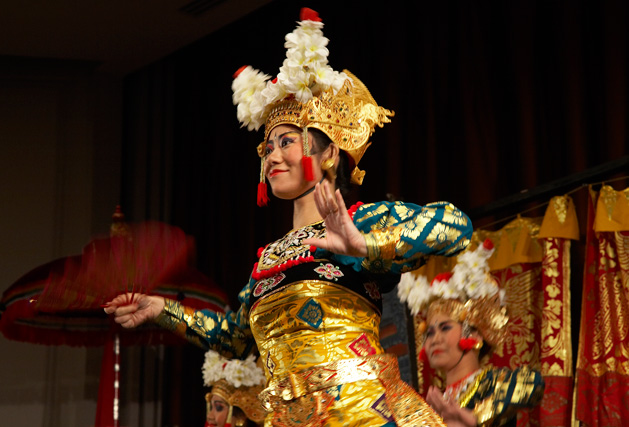 traditional dance bapang selisir