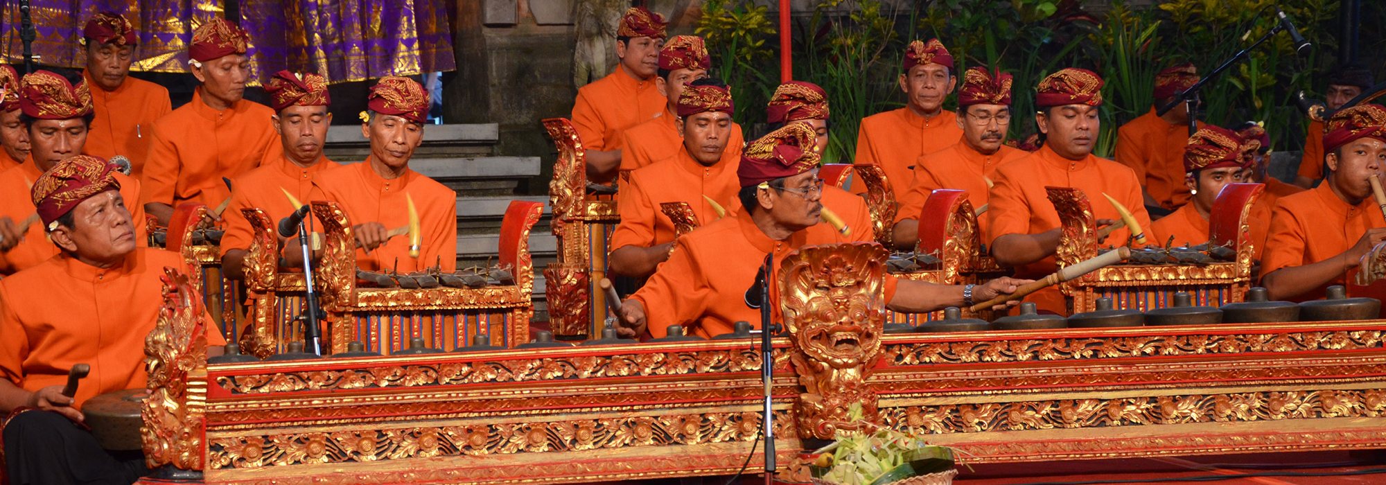 Talempong performers
